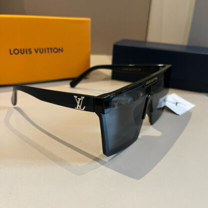 LOUIS VUITTON Fashion Sunglasses - Image 3