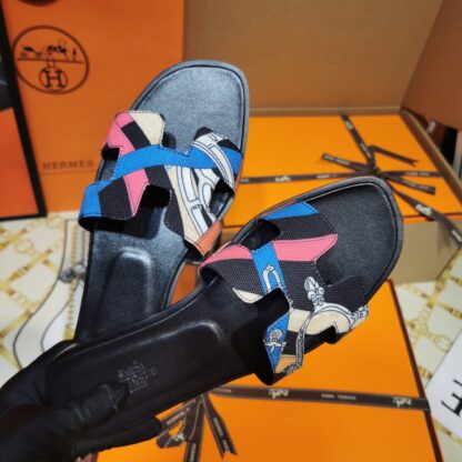 Hermès cowhide pure handmade contrast color slippers - Image 2
