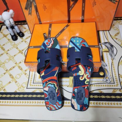 Hermès dark blue plain fabric slippers - Image 2