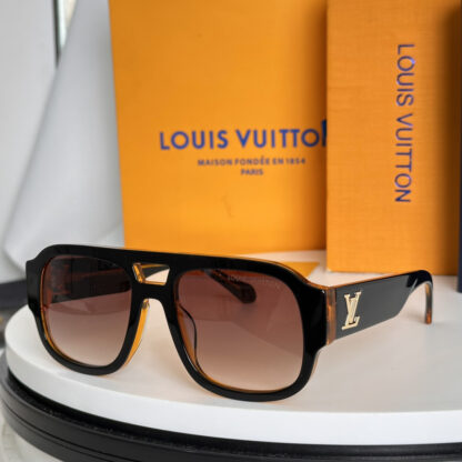 LOUIS VUITTON Fashion Sunglasses - Image 3