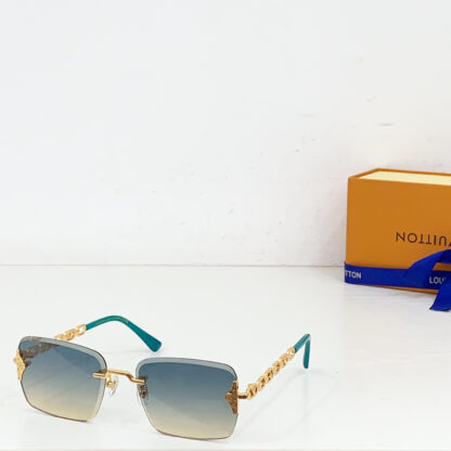 LOUIS VUITTON Fashion Sunglasses - Image 3