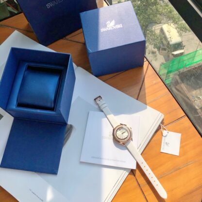 Swarovski's ultimate elegant watch - Image 2