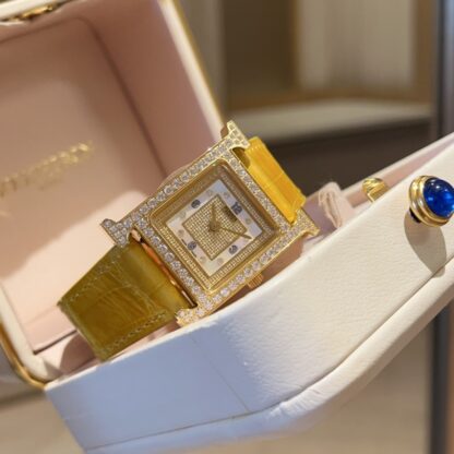 Hermes Square Dial Elegant Watch - Image 2