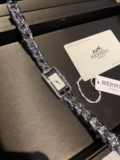 Hermes exquisite square dial diamond quartz watch - Image 2
