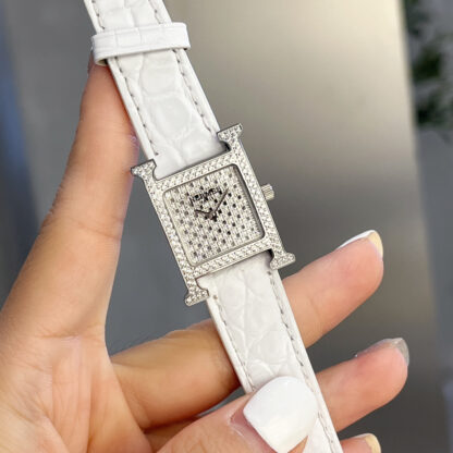 Hermes Starry Dial Exquisite Watch - Image 2