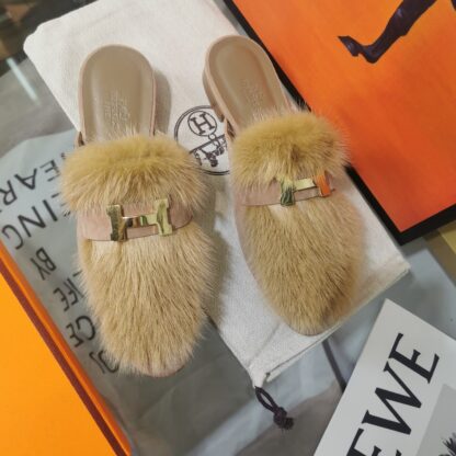 Hermes autumn and winter apricot color durable warm and comfortable wool slippers