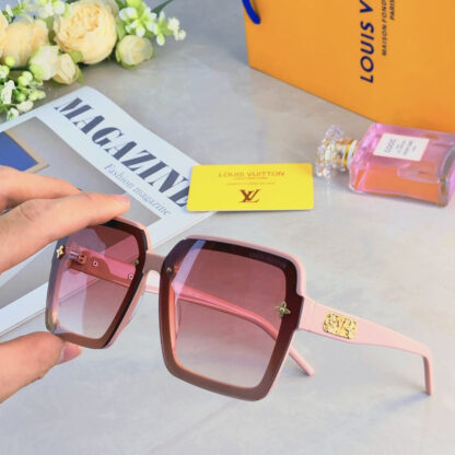 LOUIS VUITTON Fashion Sunglasses - Image 3