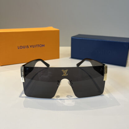 LOUIS VUITTON Fashion Sunglasses - Image 3
