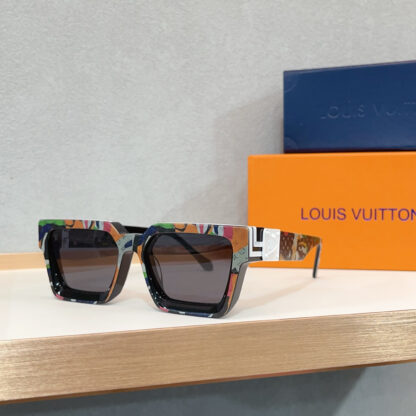 LOUIS VUITTON Fashion Sunglasses - Image 3