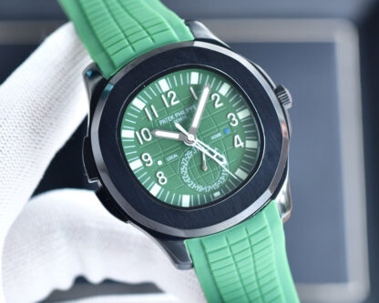 Patek Philippe Aquanaut Traveler's watch with complications - Image 2
