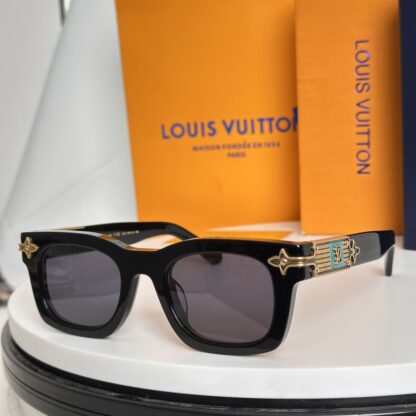 LOUIS VUITTON Fashion Sunglasses - Image 3