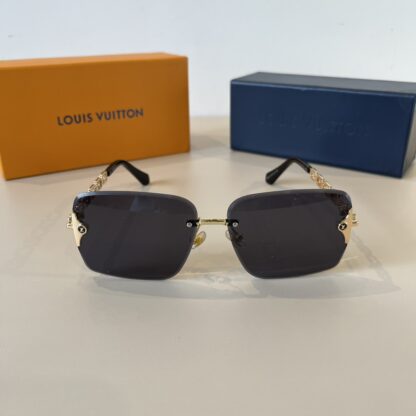 LOUIS VUITTON Fashion Sunglasses - Image 3