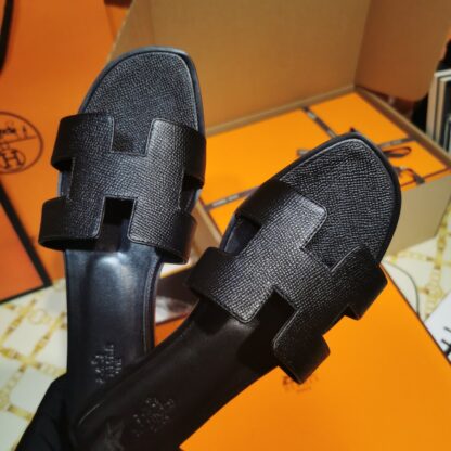 Hermès Palm Print Black Leather Slippers - Image 2