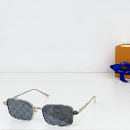 LOUIS VUITTON Fashion Sunglasses - Image 3