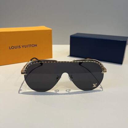 LOUIS VUITTON Fashion Sunglasses - Image 3