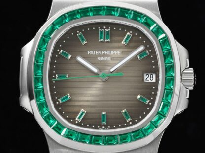 Patek Philippe Nautilus 5711 Diamond Limited Edition - Image 2