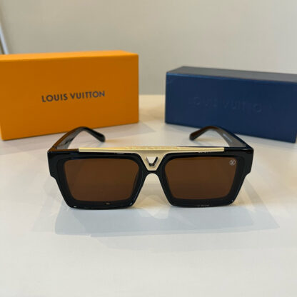 LOUIS VUITTON Fashion Sunglasses - Image 3