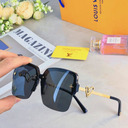 LOUIS VUITTON Fashion Sunglasses - Image 3