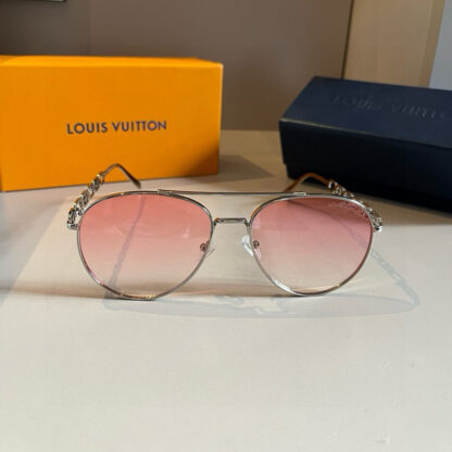 LOUIS VUITTON Fashion Sunglasses - Image 4