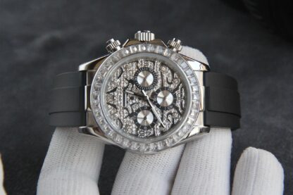 Rolex N2 Daytona Daytona Eye of the Tiger watch with tiger pattern.