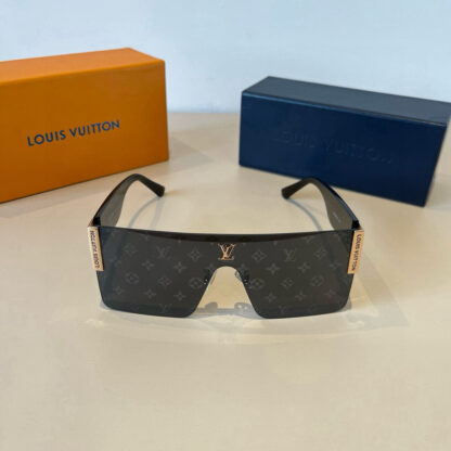 LOUIS VUITTON Fashion Sunglasses - Image 3