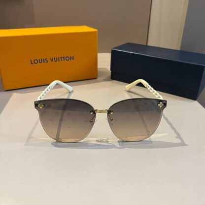 LOUIS VUITTON Fashion Sunglasses - Image 3