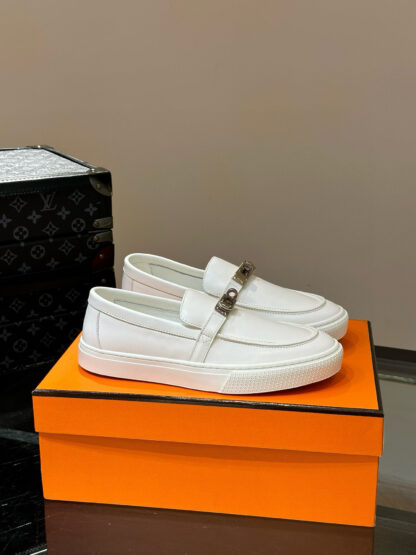 Hermès Classic Men's White Soft and Durable Loafers - Image 2