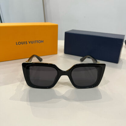 LOUIS VUITTON Fashion Sunglasses - Image 3