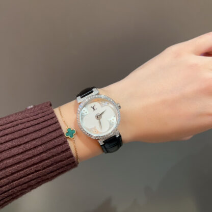 Louis Vuitton three-hand super hot watch - Image 2