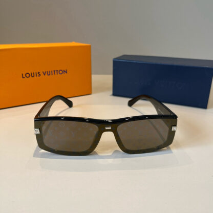 LOUIS VUITTON Fashion Sunglasses - Image 4
