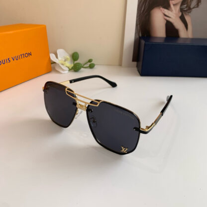 LOUIS VUITTON Fashion Sunglasses - Image 3