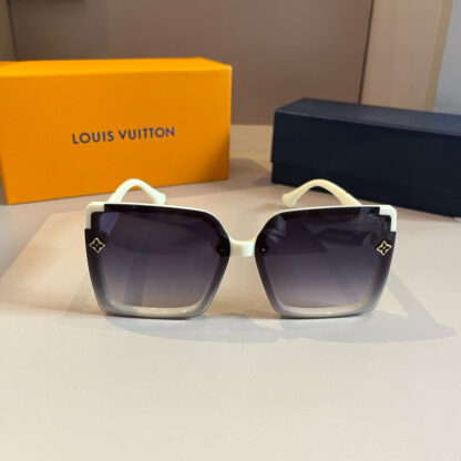 LOUIS VUITTON Fashion Sunglasses - Image 3