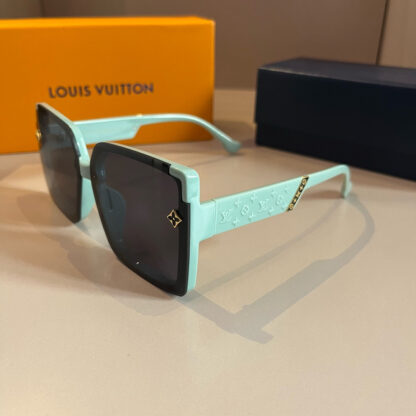 LOUIS VUITTON Fashion Sunglasses - Image 3