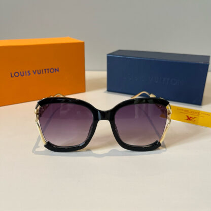 LOUIS VUITTON Fashion Sunglasses - Image 3