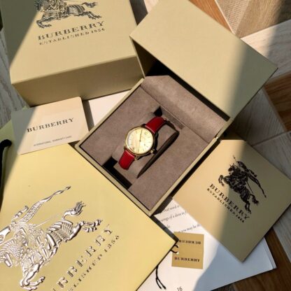 Burberry Classic Vintage Quartz Women's Watch - Image 2