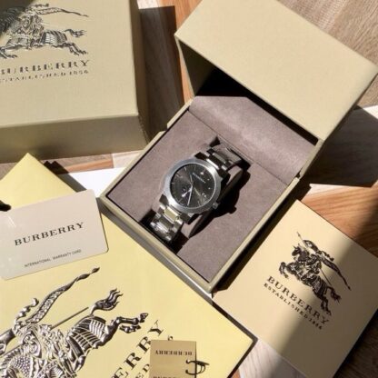 Burberry Quartz Men's Watch - Image 2
