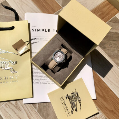 Burberry Quartz Women's Watch - Image 2