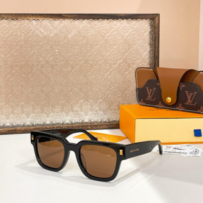 LOUIS VUITTON Fashion Sunglasses - Image 3