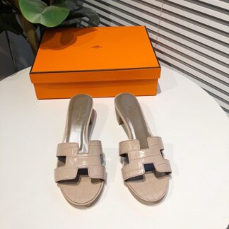 Hermès summer classic versatile crocodile pattern pink apricot thick heel sandals