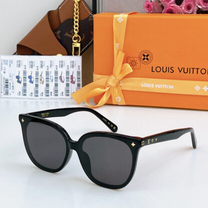 LOUIS VUITTON Fashion Sunglasses - Image 3