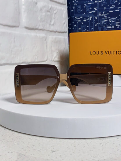 LOUIS VUITTON Fashion Sunglasses - Image 3