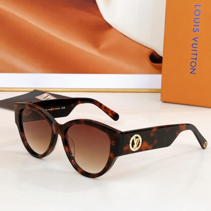 LOUIS VUITTON Fashion Sunglasses - Image 3
