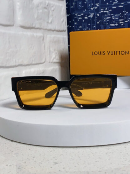 LOUIS VUITTON Fashion Sunglasses - Image 3