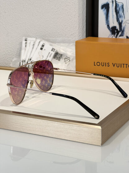 LOUIS VUITTON Fashion Sunglasses - Image 3