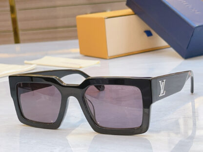 LOUIS VUITTON Fashion Sunglasses - Image 3