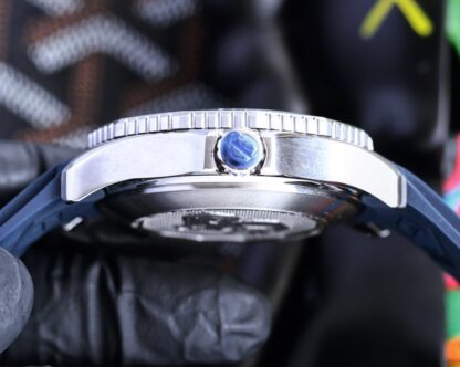 TAGHeuer Aquaracer Series Automatic Mechanical Watch - Image 2