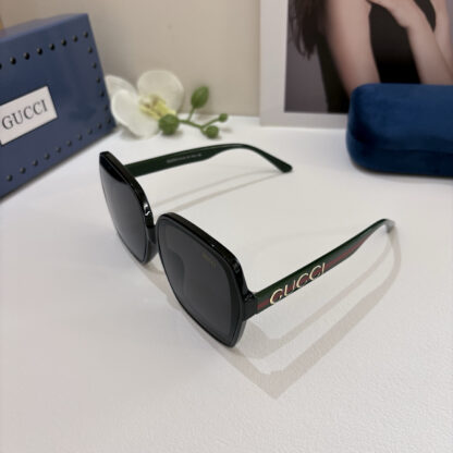 Gucci fashion sunglasses - Image 2