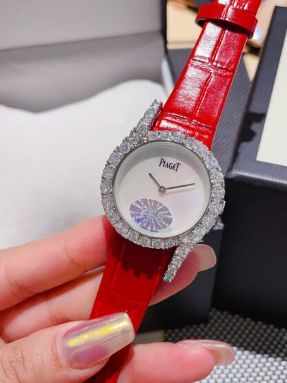 Piaget's classic feminine watch - Image 2