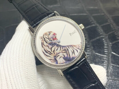 Piaget's superb tiger-shaped mechanical watch - Image 2