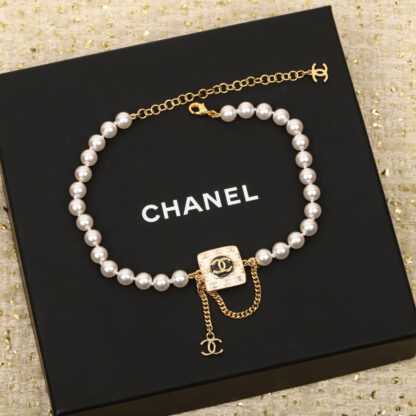 Chanel 24C Square Pearl Necklace - Image 2